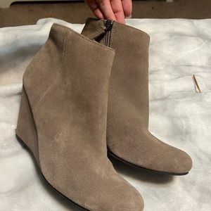 Dolce Vita Suede Wedge Booties in tan. Size 8.5 good as new